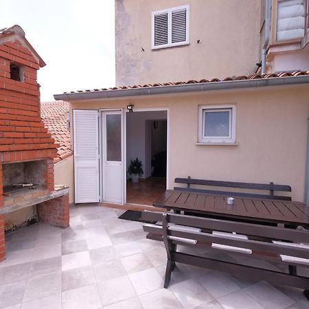 Apartment Klea - Cosy, Near City Center Πούλα Εξωτερικό φωτογραφία