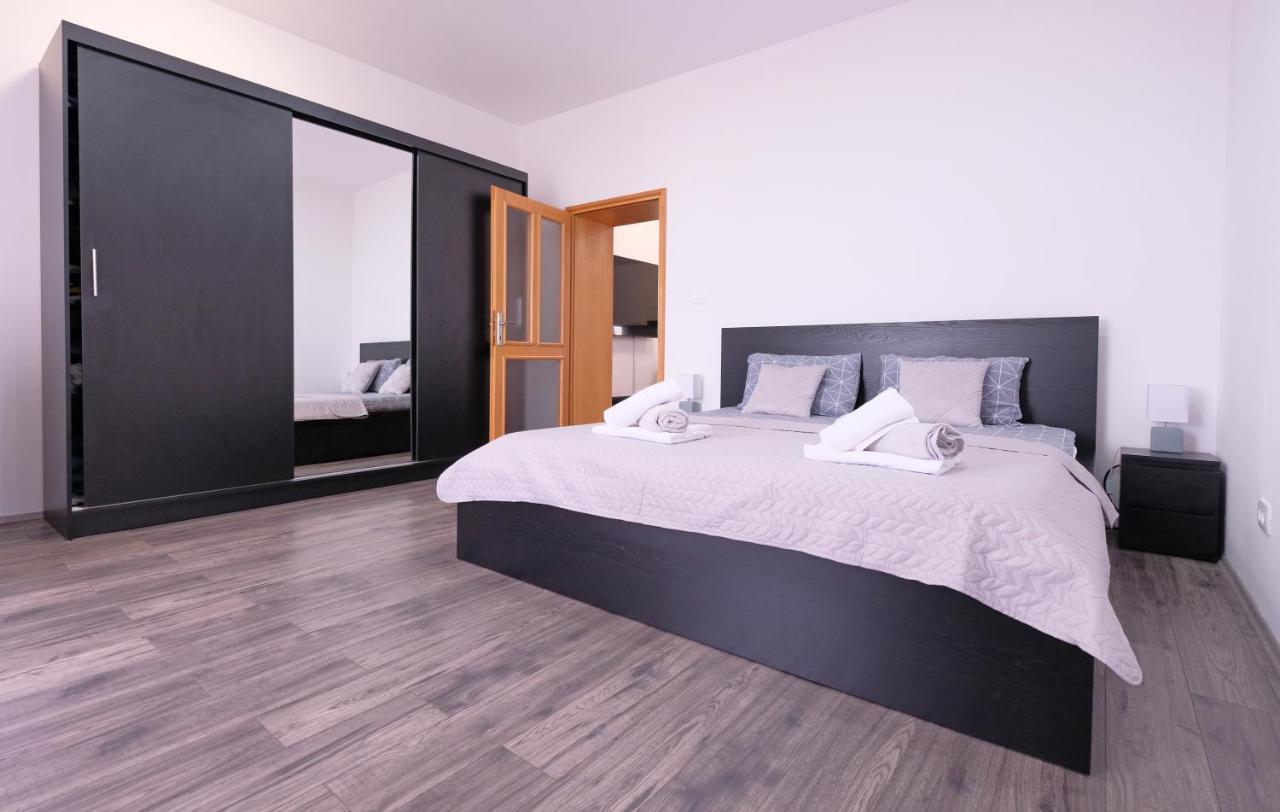 Apartment Klea - Cosy, Near City Center Πούλα Εξωτερικό φωτογραφία
