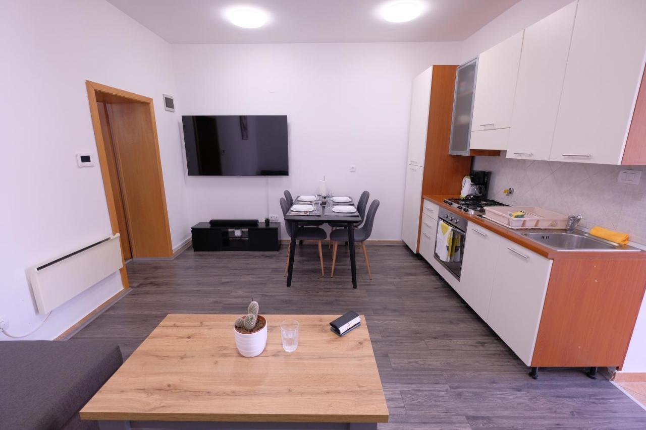 Apartment Klea - Cosy, Near City Center Πούλα Εξωτερικό φωτογραφία