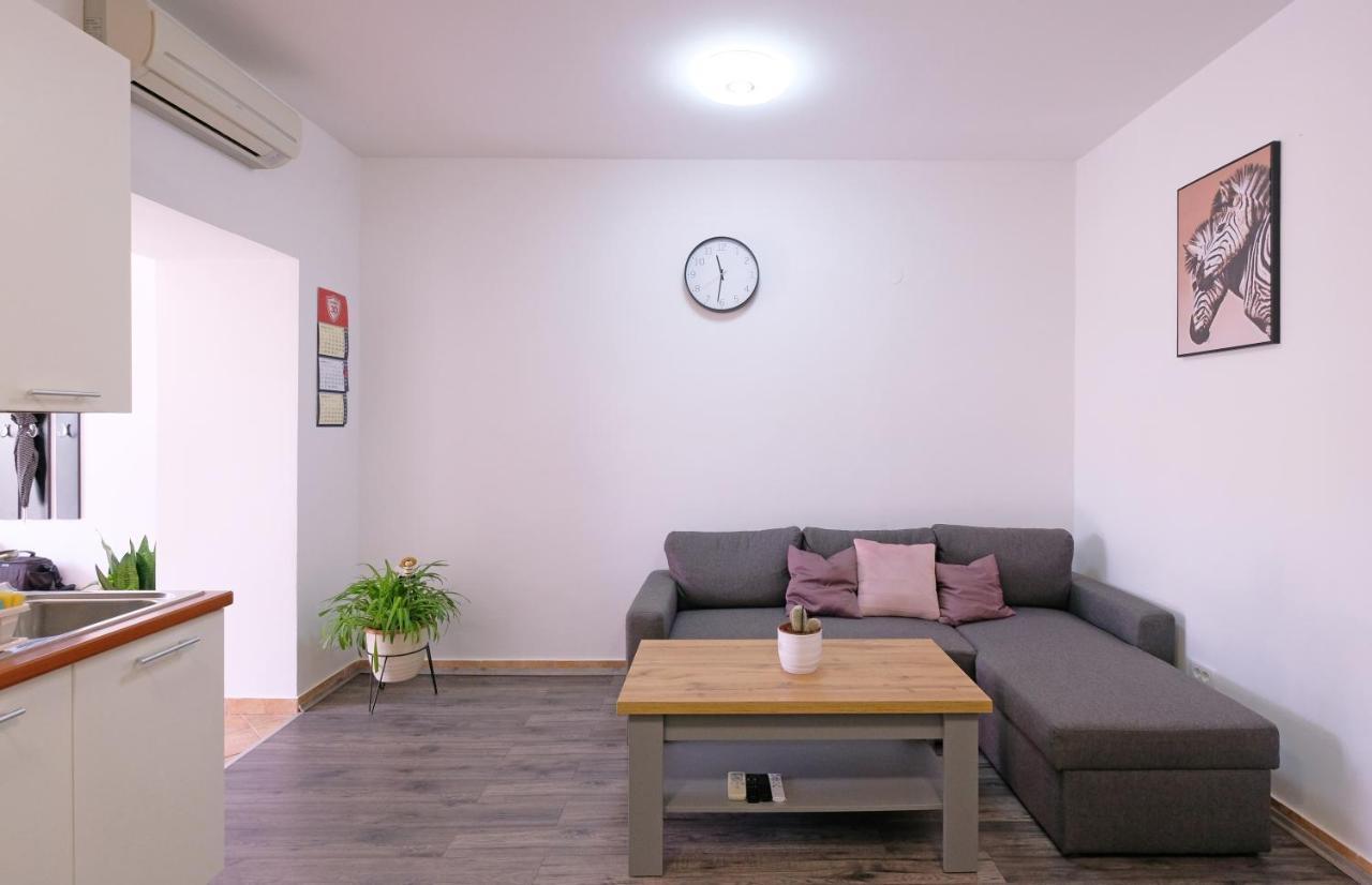 Apartment Klea - Cosy, Near City Center Πούλα Εξωτερικό φωτογραφία