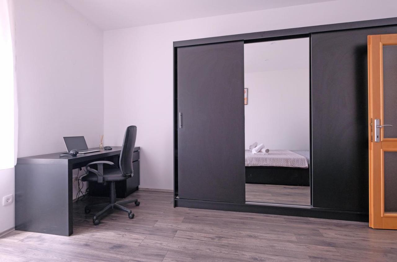 Apartment Klea - Cosy, Near City Center Πούλα Εξωτερικό φωτογραφία
